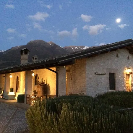 Casale Nel Parco Dei Monti Sibillini Фермерский дом Норча